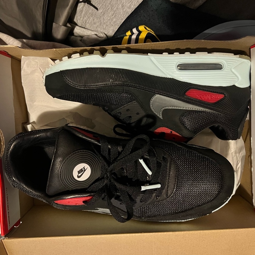 AM90 Vinyl used size 9